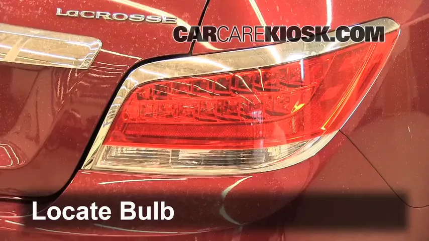 2011 Buick LaCrosse CX 2.4L 4 Cyl. Luces Luz de giro trasera (reemplazar foco)